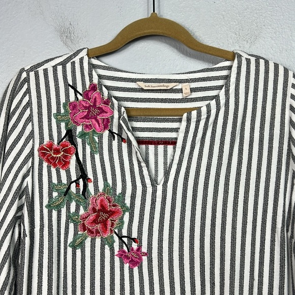Soft Surroundings Black & White Stripe Floral Embroidered Tunic Top Large - Picture 2 of 9